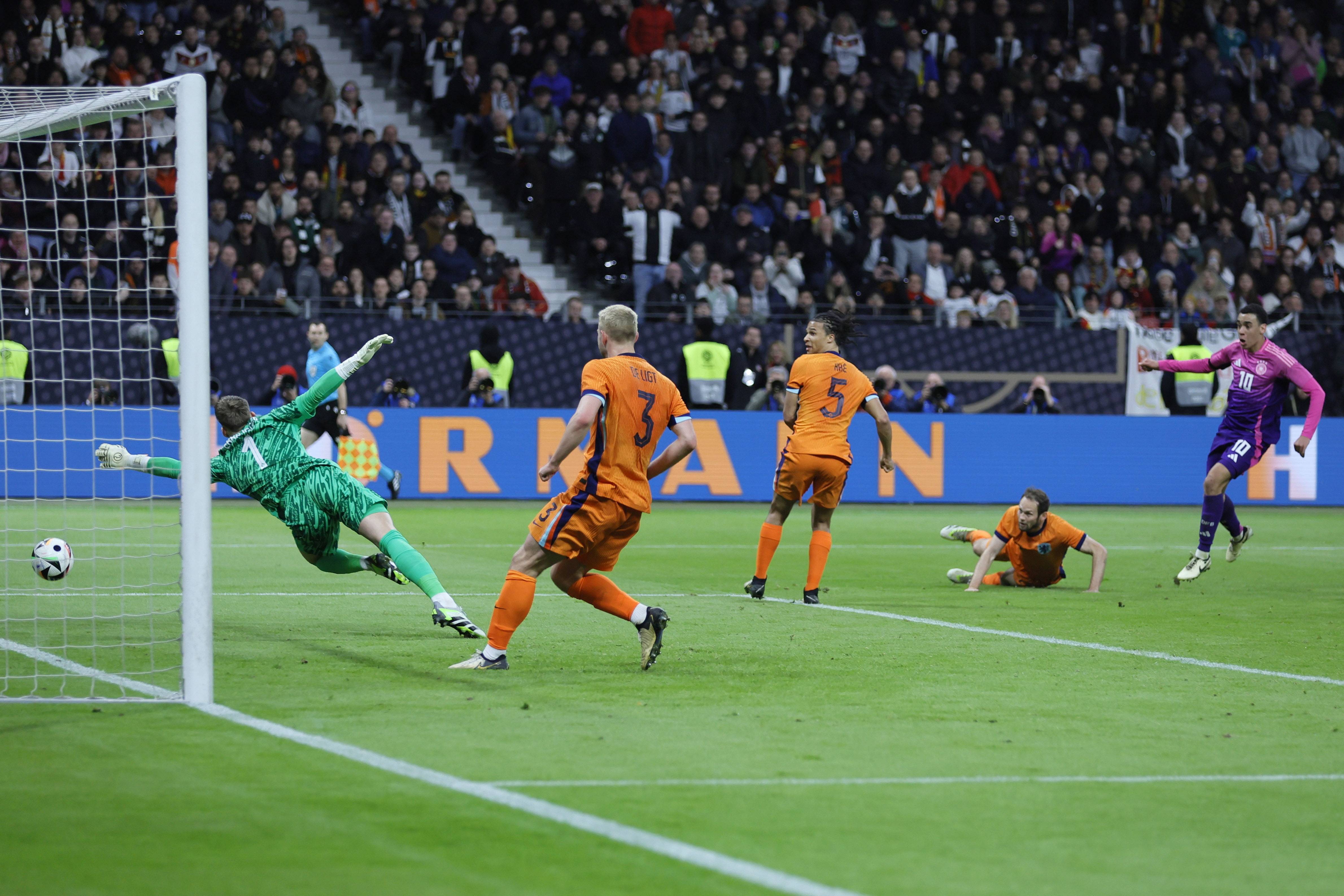 马丁内斯落 马丁内斯落