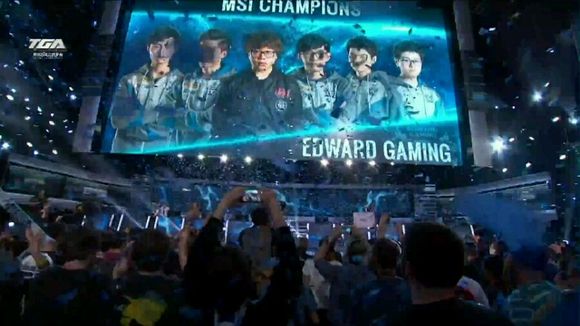 面或限定周 面或限定周